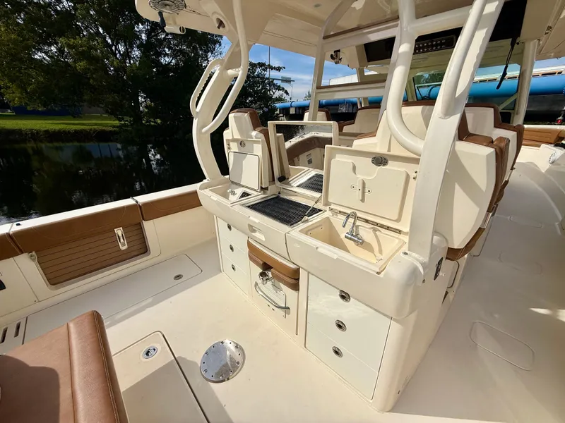 Slide: The Image of Scout 420 LXF 2020 - 10