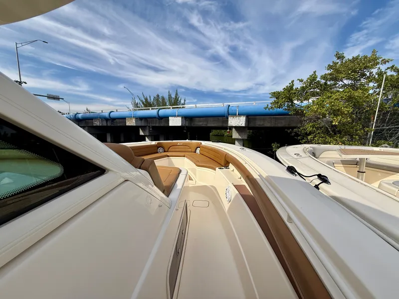 Slide: The Image of Scout 420 LXF 2020 - 14