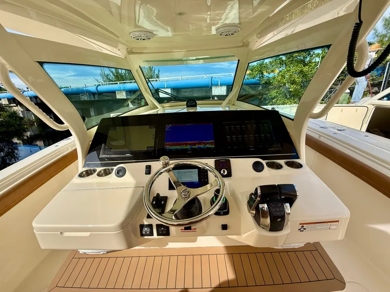 Slide: The Image of Scout 420 LXF 2020 - 4