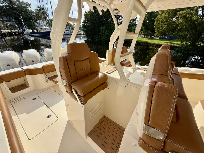 Slide: The Image of Scout 420 LXF 2020 - 7