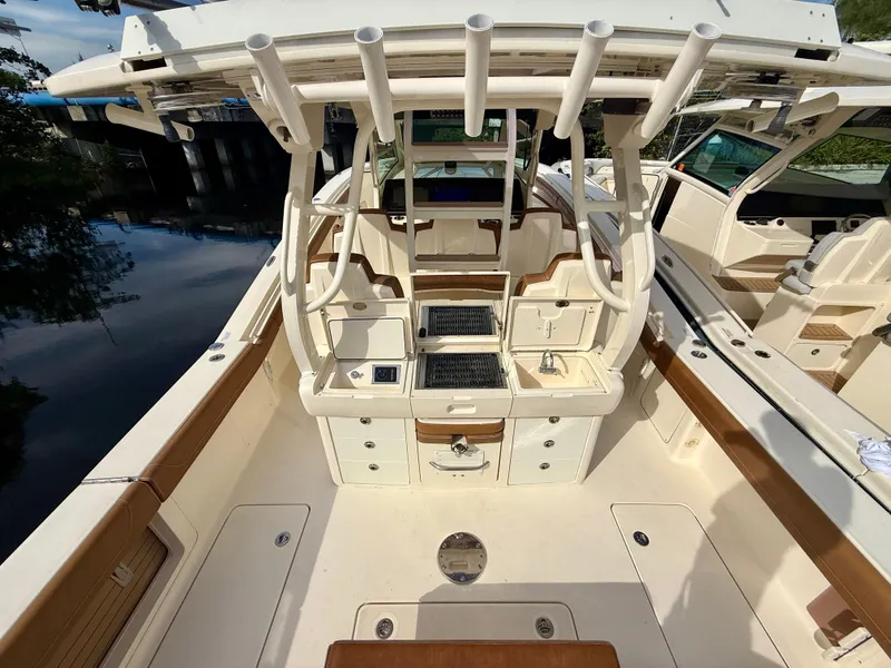 Slide: The Image of Scout 420 LXF 2020 - 9