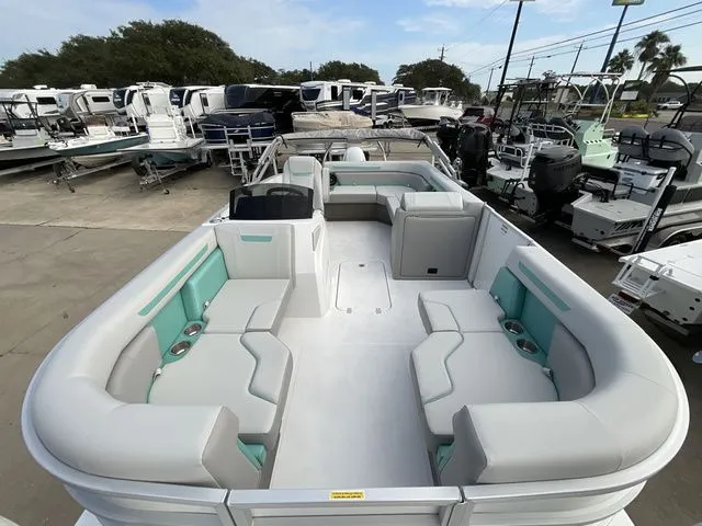 Slide: The Image of Hurricane Fundeck 2260 2026 - 10