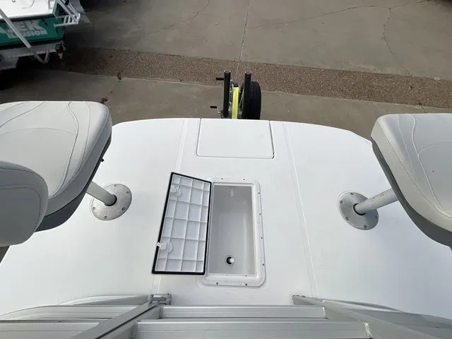 Slide: The Image of Hurricane Fundeck 2260 2026 - 9