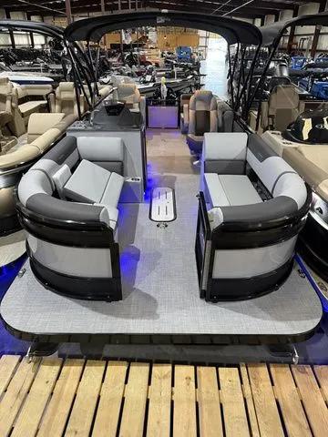 The Image of Veranda Relax 235RC W/Yamaha 250 "SHO" No Trailer 2026 - 1