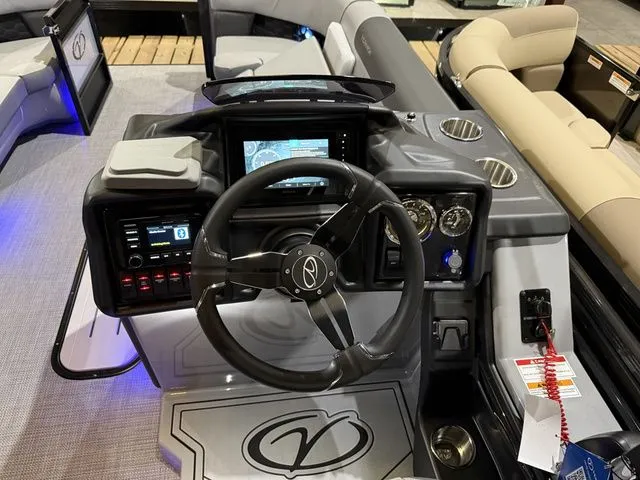 Slide: The Image of Veranda Relax 235RC W/Yamaha 250 "SHO" No Trailer 2026 - 11