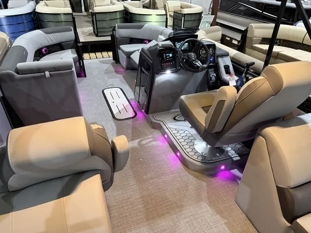 Slide: The Image of Veranda Relax 235RC W/Yamaha 250 "SHO" No Trailer 2026 - 7