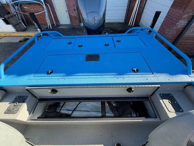 Slide: The Image of SeaArk Dynasty 2.0 With Yamaha 300 2026 - 11