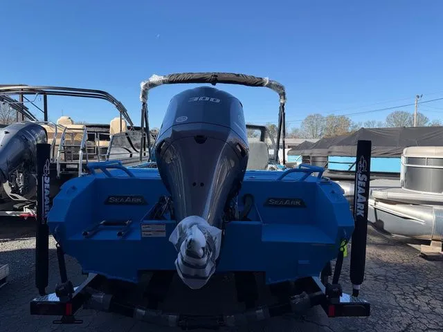 Slide: The Image of SeaArk Dynasty 2.0 With Yamaha 300 2026 - 3