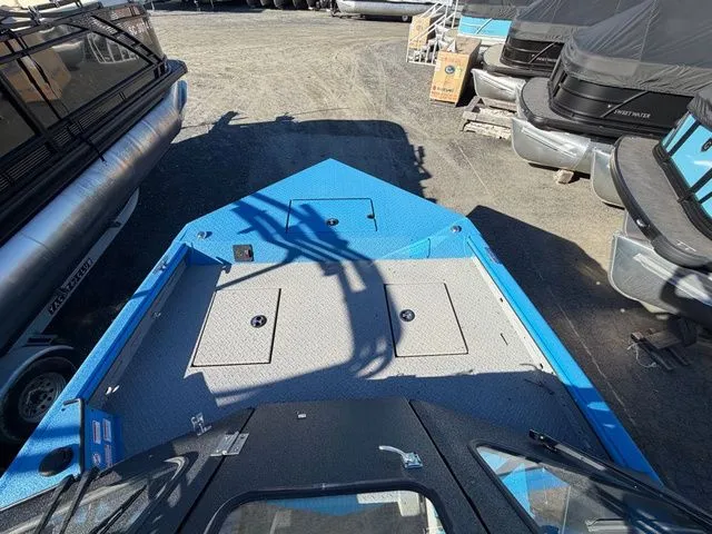 Slide: The Image of SeaArk Dynasty 2.0 With Yamaha 300 2026 - 9