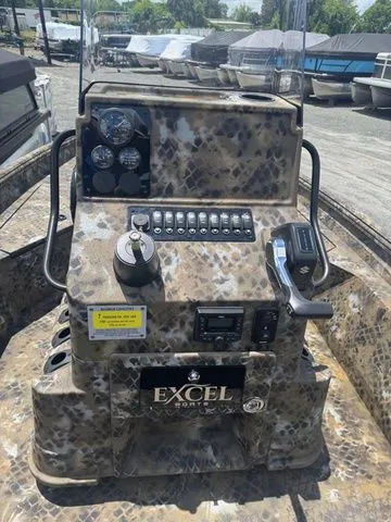 Slide: The Image of Excel Bay Pro 203 Elite with 140 HP Suzuki 2026 - 9