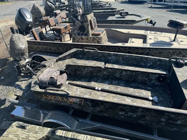 Slide: The Image of Excel 1751 Viper F4 2025 - 2