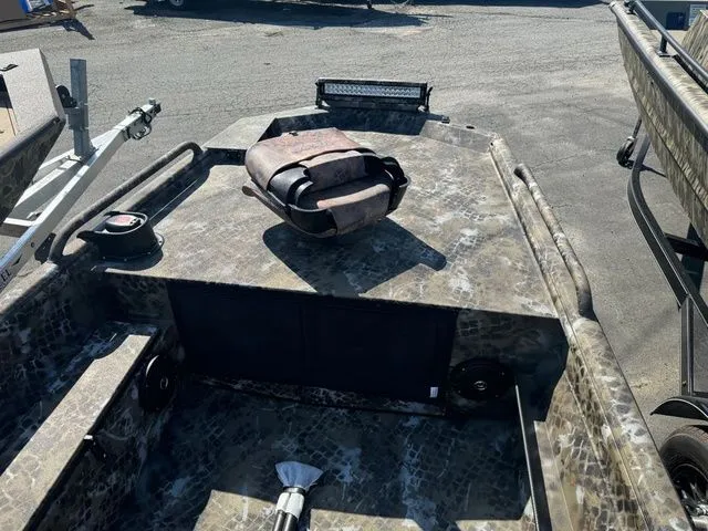 Slide: The Image of Excel 1751 Viper F4 2025 - 4