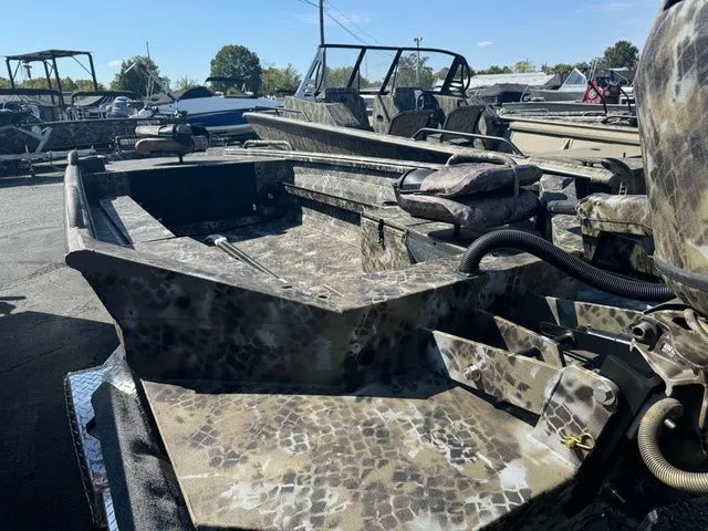 Slide: The Image of Excel 1751 Viper F4 2025 - 8