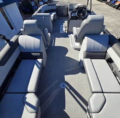 Slide: The Image of Veranda VR 235 RC 2026 - 12