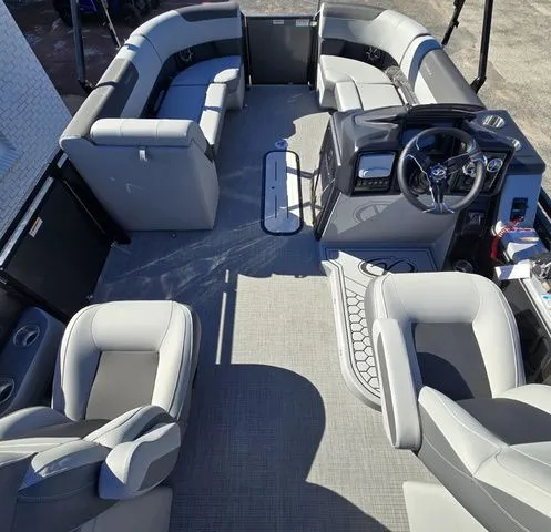 Slide: The Image of Veranda VR 235 RC 2026 - 13