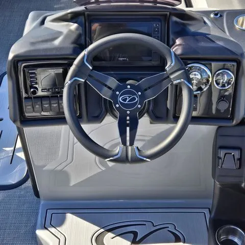 Slide: The Image of Veranda VR 235 RC 2026 - 14