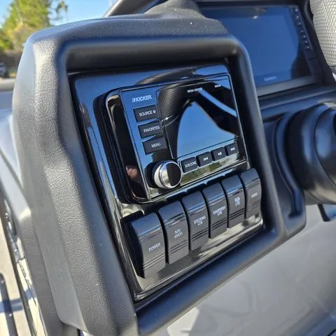 Slide: The Image of Veranda VR 235 RC 2026 - 15