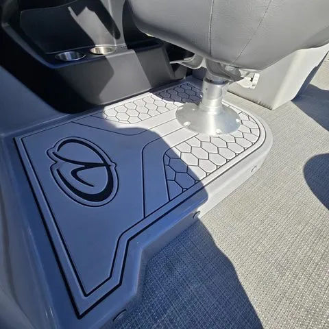 Slide: The Image of Veranda VR 235 RC 2026 - 18