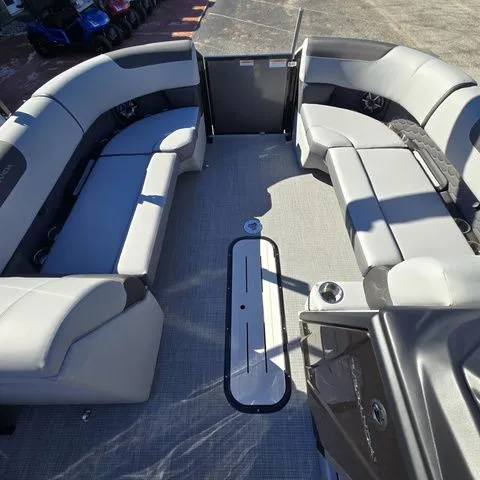 Slide: The Image of Veranda VR 235 RC 2026 - 19