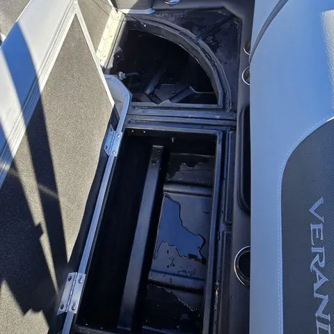 Slide: The Image of Veranda VR 235 RC 2026 - 30