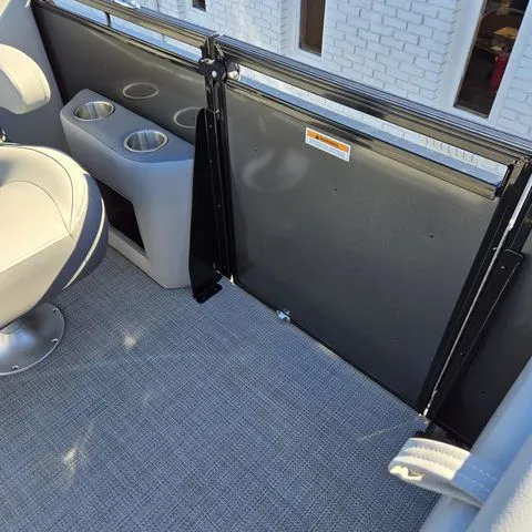 Slide: The Image of Veranda VR 235 RC 2026 - 31