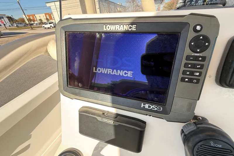 Slide: The Image of Lowrance HDS9 display on 2014 Pathfinder 2400 TRS boat dashboard. - 17
