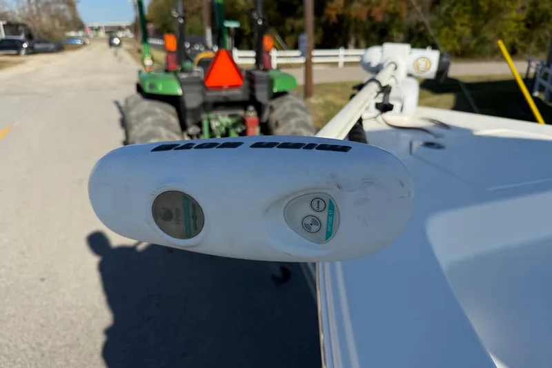 Slide: The Image of Close-up of a Minn Kota trolling motor on a 2014 Pathfinder 2400 TRS boat. - 18