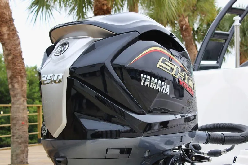 Slide: The Image of Yamaha 250 VMAX SHO outboard engine on 2023 NauticStar 243 DC Deck boat. - 4