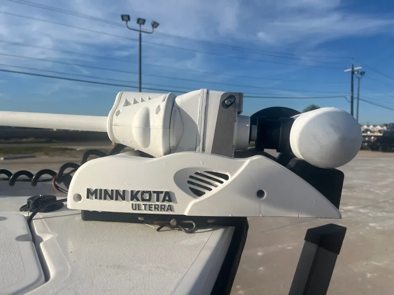 Slide: The Image of Blazer Bay 2200 Fisherman 2009 - 17