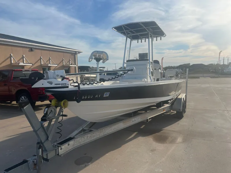 Slide: The Image of Blazer Bay 2200 Fisherman 2009 - 3