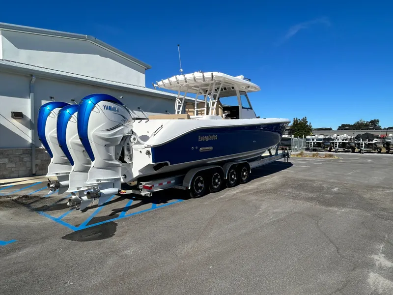 Slide: The Image of Everglades 395 Center Console 2020 - 3