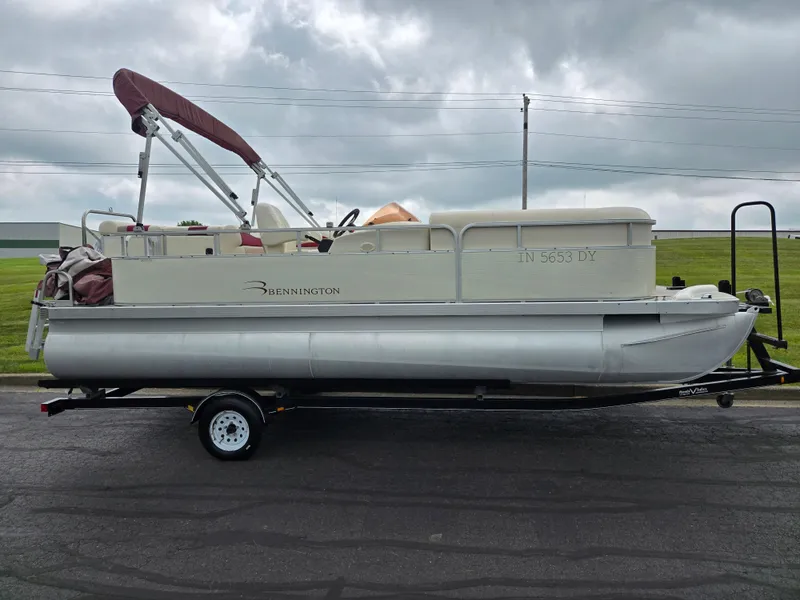 Slide: The Image of 2007 Bennington 2075GL pontoon boat on trailer, overcast sky background. - 4