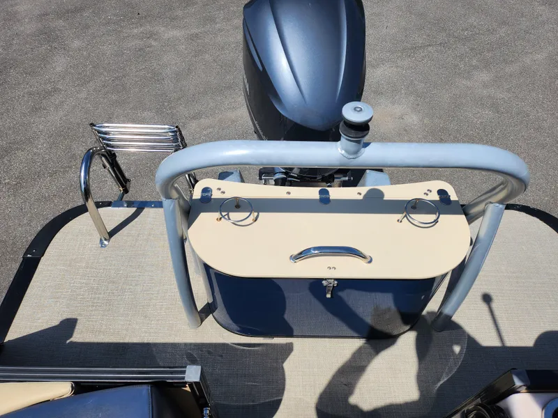 Slide: The Image of 2021 Avalon Catalina Platinum Entertainer Funship's rear deck with motor and ladder. - 20