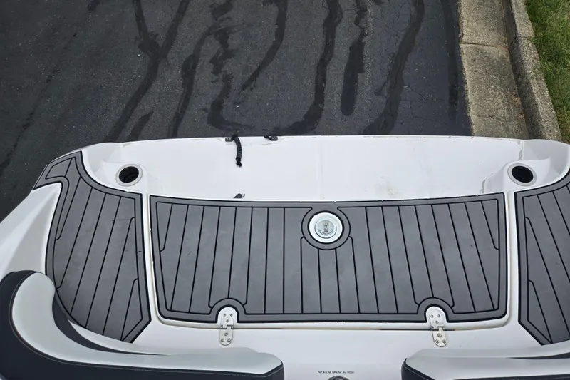 Slide: The Image of 2019 Yamaha Boats AR195 swim platform with gray non-slip decking. - 24