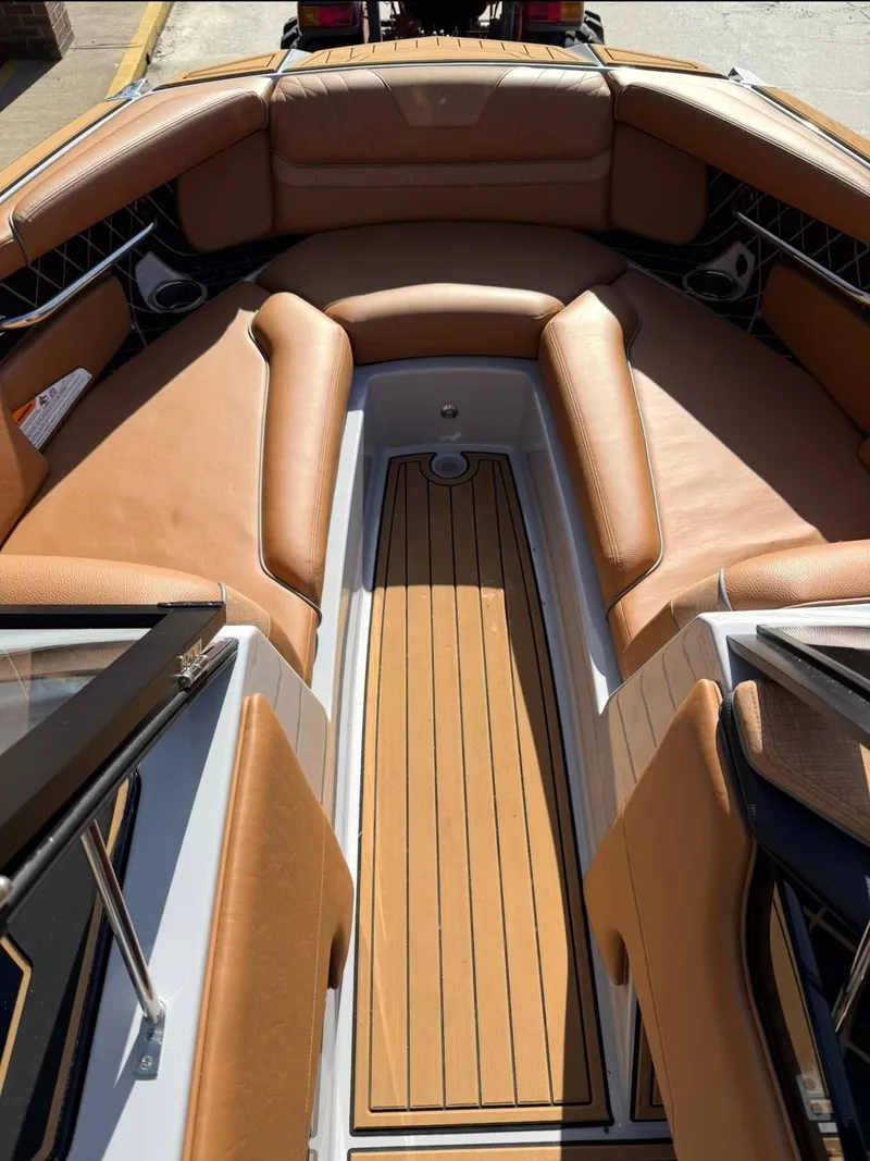 Slide: The Image of Nautique Super Air Nautique GS22 2022 - 7