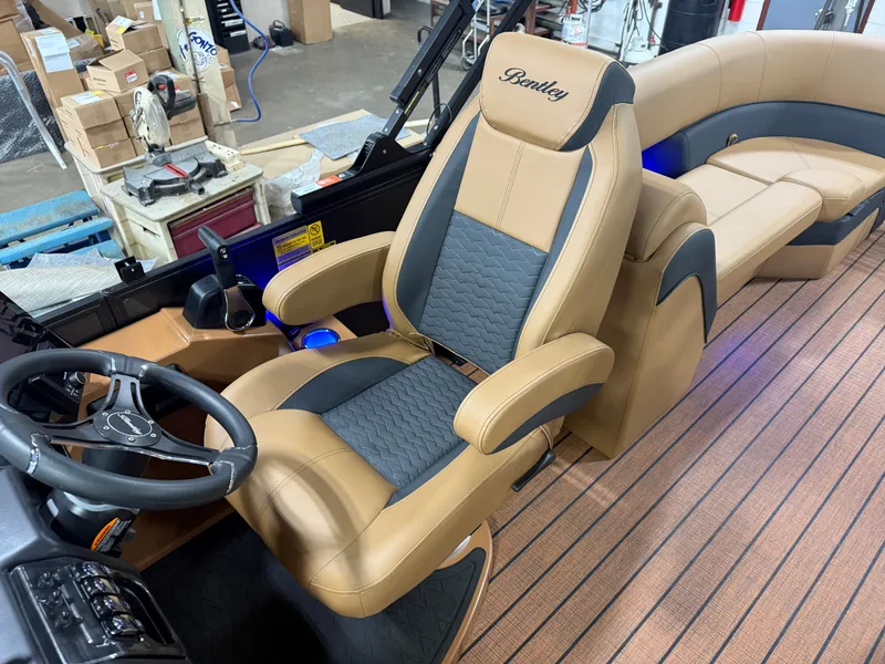 Slide: The Image of Bentley Pontoons Elite 223 Admiral Quad Lounge Tritoon 2026 - 13
