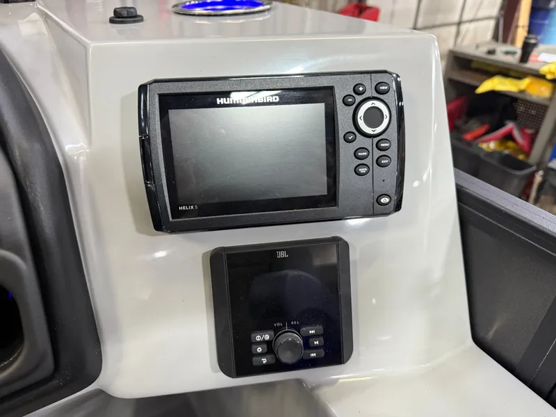 Slide: The Image of Bentley Pontoons Legacy 200HP Navigator DL 223 Quad Lounge Tritoon & Honda 4-Stroke EFI 2026 - 15