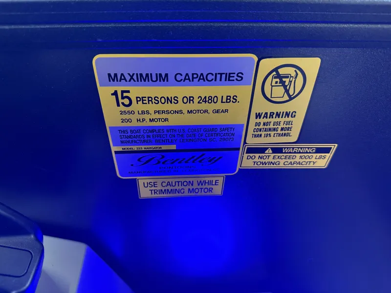 Slide: The Image of Bentley Pontoons Legacy 200HP Navigator DL 223 Quad Lounge Tritoon & Honda 4-Stroke EFI 2026 - 16