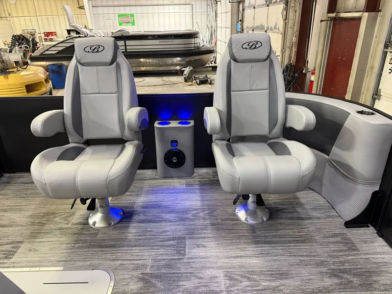 Slide: The Image of Bentley Pontoons Legacy 200HP Navigator DL 223 Quad Lounge Tritoon & Honda 4-Stroke EFI 2026 - 23