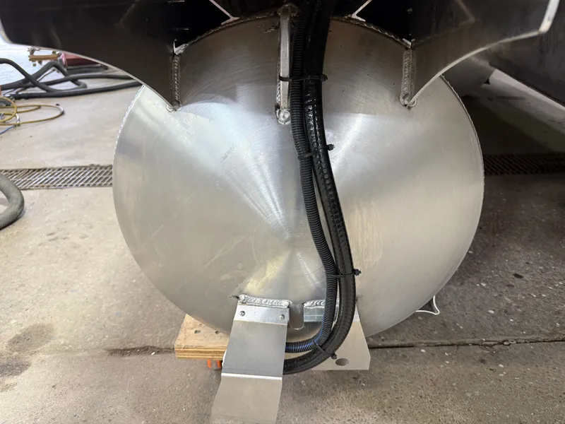 Slide: The Image of Bentley Pontoons Legacy 200HP Navigator DL 223 Quad Lounge Tritoon & Honda 4-Stroke EFI 2026 - 42