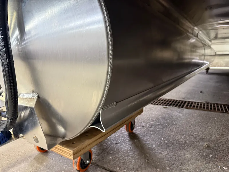 Slide: The Image of Bentley Pontoons Legacy 200HP Navigator DL 223 Quad Lounge Tritoon & Honda 4-Stroke EFI 2026 - 43