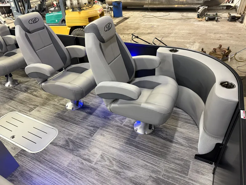 Slide: The Image of Bentley Pontoons Legacy 200HP Navigator DL 223 Quad Lounge Tritoon & Honda 4-Stroke EFI 2026 - 9