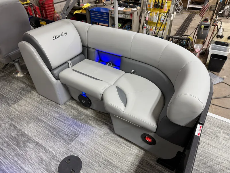 Slide: The Image of Bentley Pontoons Legacy 223 Navigator DL Quad Lounge Tritoon & Honda 4-Stroke EFI 2026 - 18
