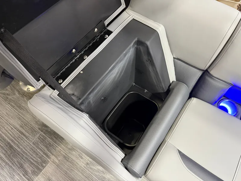 Slide: The Image of Bentley Pontoons Legacy 223 Navigator DL Quad Lounge Tritoon & Honda 4-Stroke EFI 2026 - 29