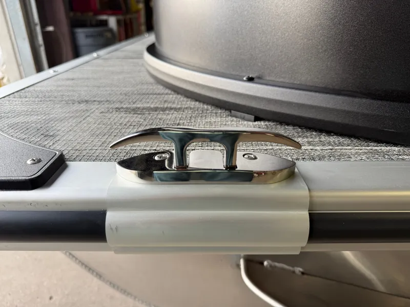 Slide: The Image of Bentley Pontoons Legacy 223 Navigator DL Quad Lounge Tritoon & Honda 4-Stroke EFI 2026 - 37