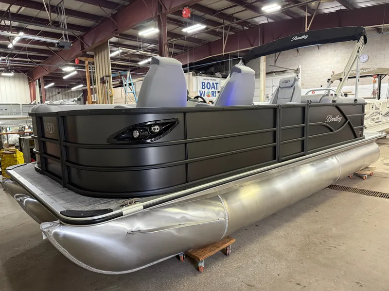 Slide: The Image of Bentley Pontoons Legacy 223 Navigator DL Quad Lounge Tritoon & Honda 4-Stroke EFI 2026 - 39
