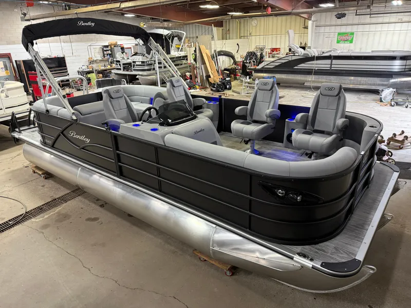 Slide: The Image of Bentley Pontoons Legacy 223 Navigator DL Quad Lounge Tritoon & Honda 4-Stroke EFI 2026 - 50