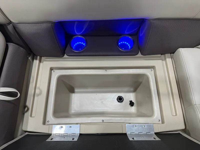 Slide: The Image of Bentley Pontoons Legacy 223 Navigator Quad Lounge Tritoon & Honda 4-Stroke EFI 2026 - 29