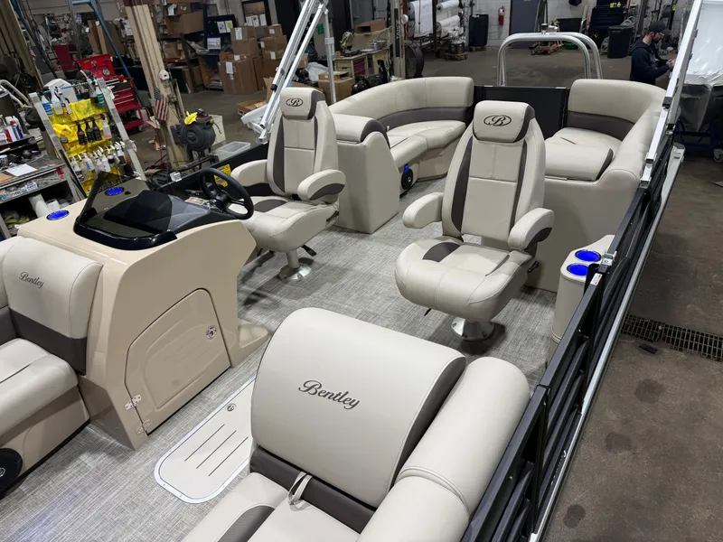 Slide: The Image of Bentley Pontoons Legacy 223 Navigator Quad Lounge Tritoon & Honda 4-Stroke EFI 2026 - 3