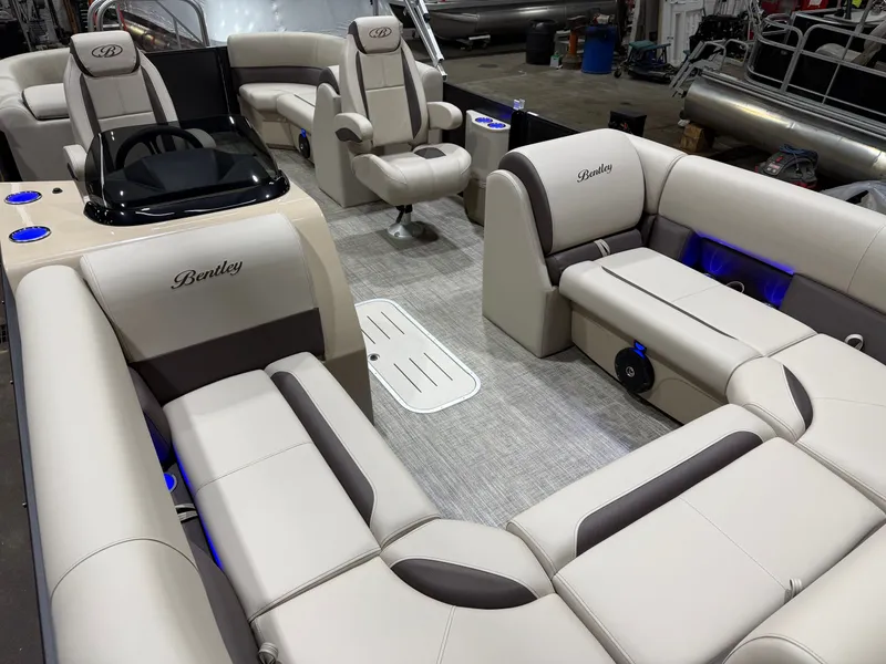 Slide: The Image of Bentley Pontoons Legacy 223 Navigator Quad Lounge Tritoon & Honda 4-Stroke EFI 2026 - 36